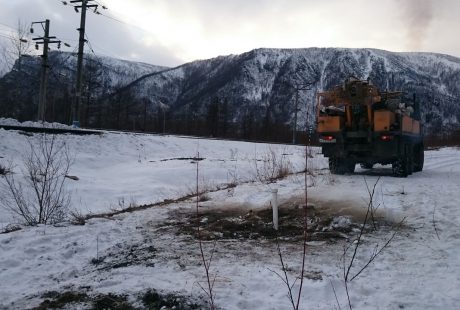 burenie-skvazhin-s-ustanovkoj-termometricheskih-trub-na-1824-kilometre-vostochno-sibirskoj-zheleznoj-dorogi